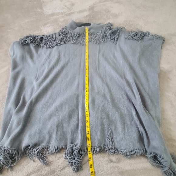 New Lane Bryant Gray Fringe Poncho. - Picture 3 of 5